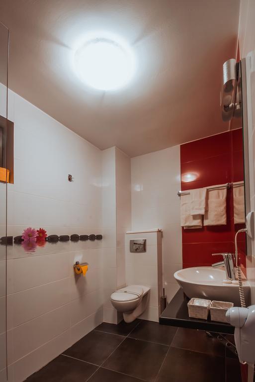 Twin Room,269661673:JPEG